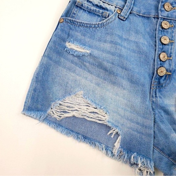 Rewash Super High Rise Vintage Reunion Wedge Distressed Denim Shorts, Size 13/31 - Picture 2 of 6